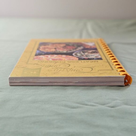 Company's Coming - Meatless Cooking by Jean Pare - Plastic Comb - Easy Recipes - Picture 6 of 10